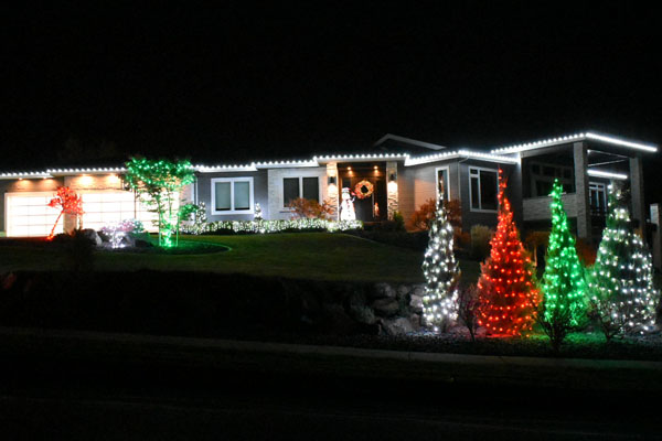 Christmas Lights Installer in Spokane