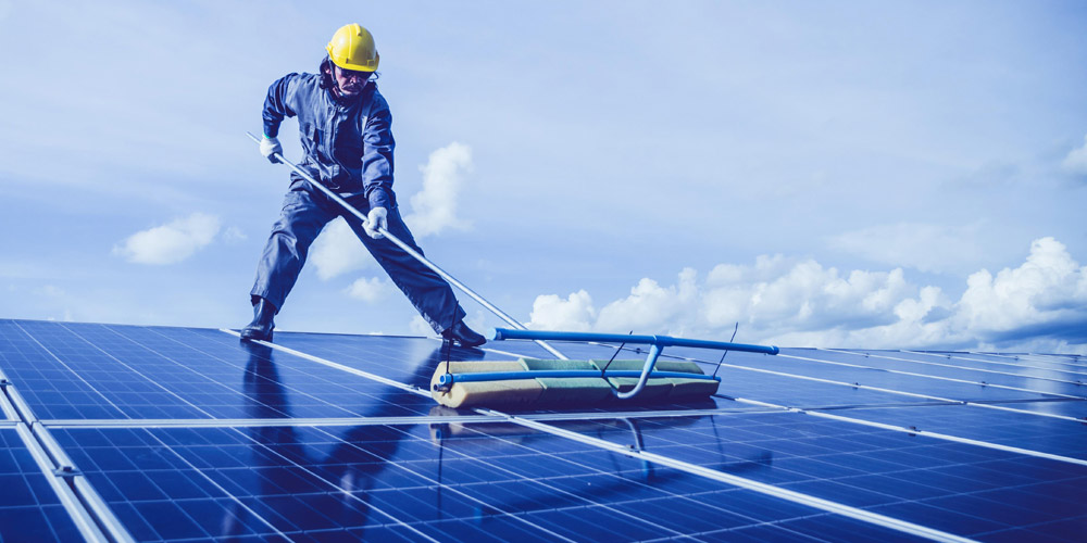 There are many benefits to professional solar panel cleaning.