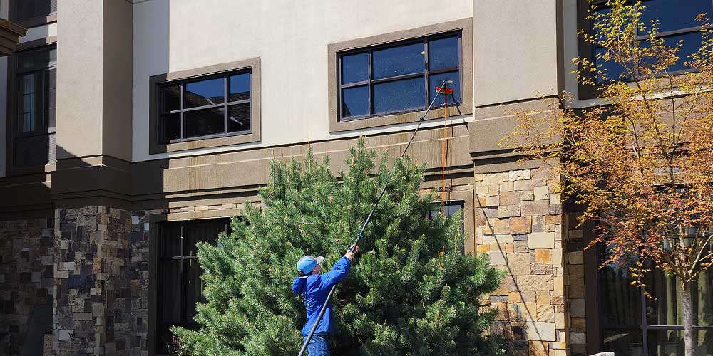 Local experience matters when looking for the best window cleaner in Spokane, WA.