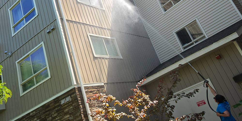 Choose a pressure washing company that values customer service.